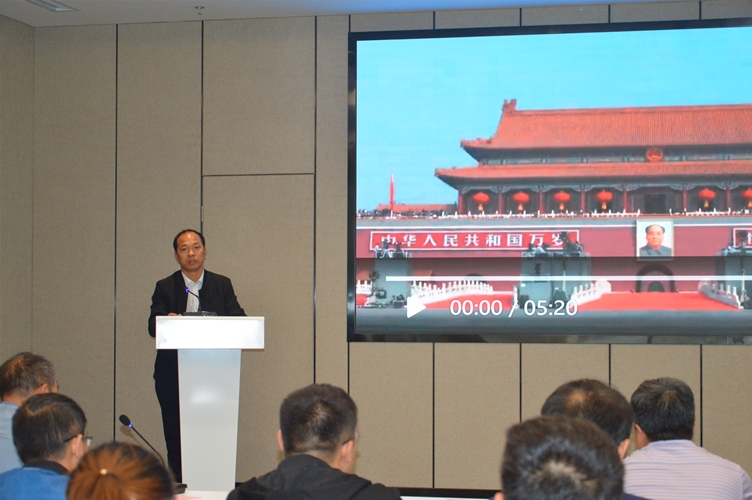 總經(jīng)理張永慶做總結性發(fā)言_副本.jpg 總經(jīng)理張永慶做總結性發(fā)言_副本.jpg